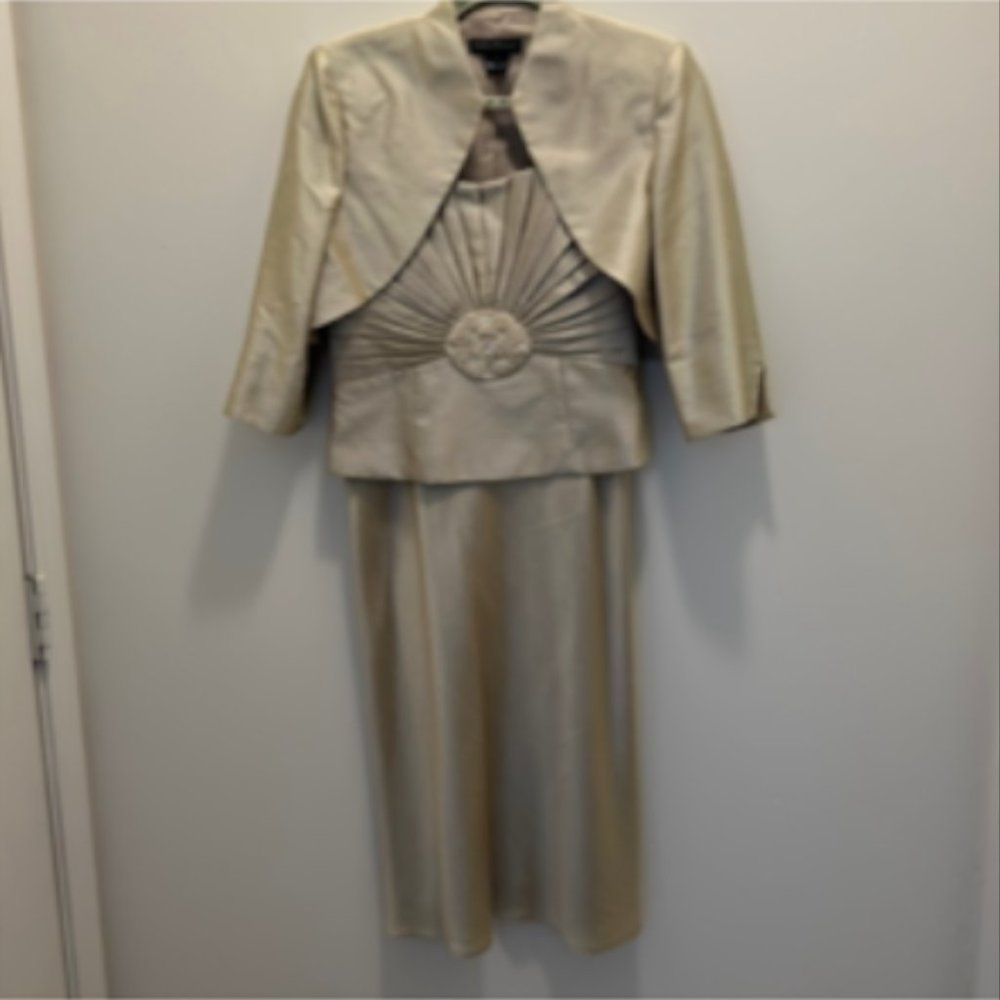 Jessica Howard light olive green sequins and beading 2 piece dress size 10